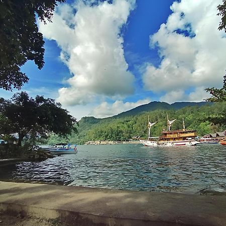 Pandu Lakeside Hotel Parapat Exterior foto