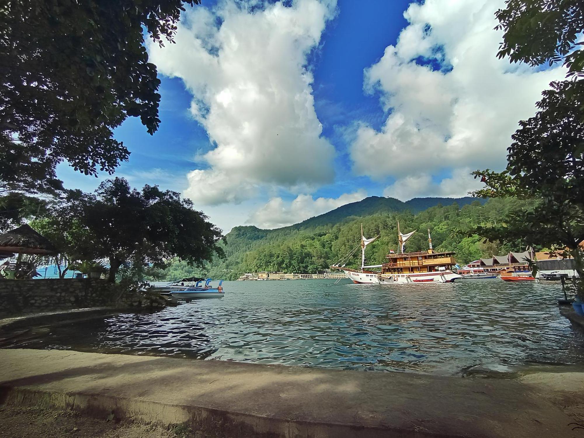 Pandu Lakeside Hotel Parapat Exterior foto