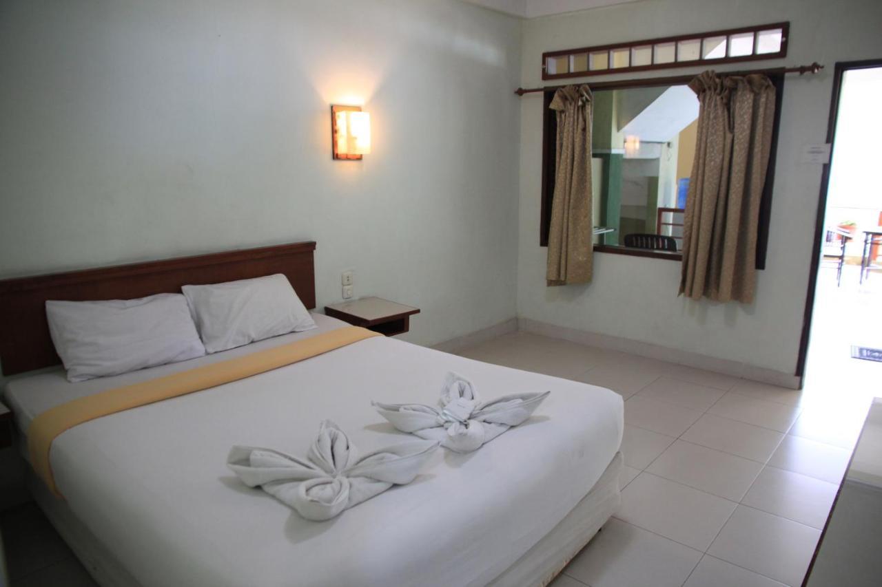 Pandu Lakeside Hotel Parapat Exterior foto