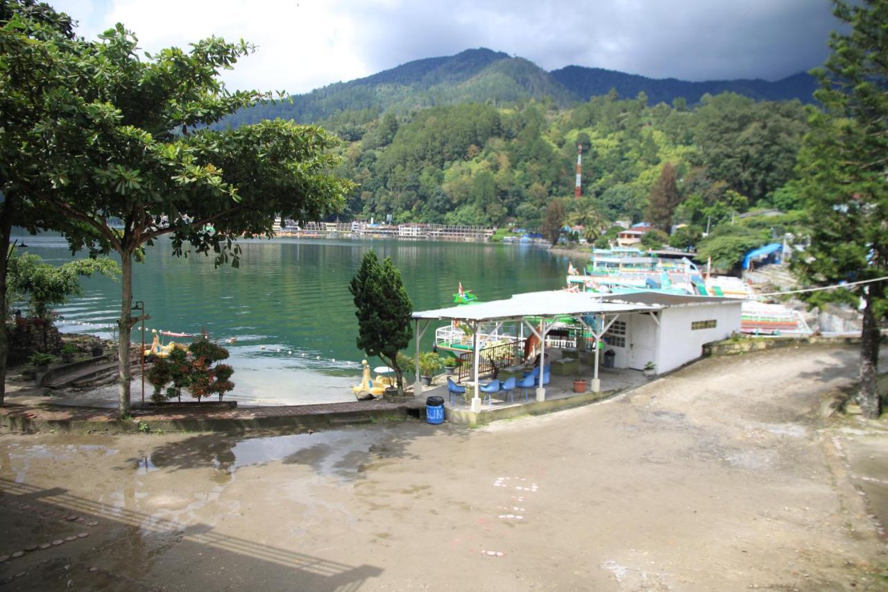 Pandu Lakeside Hotel Parapat Exterior foto