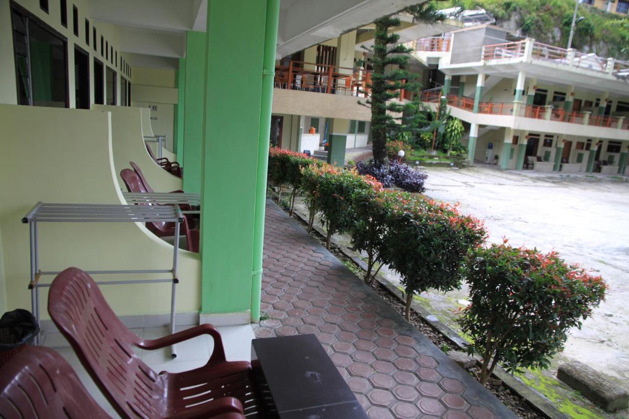 Pandu Lakeside Hotel Parapat Exterior foto
