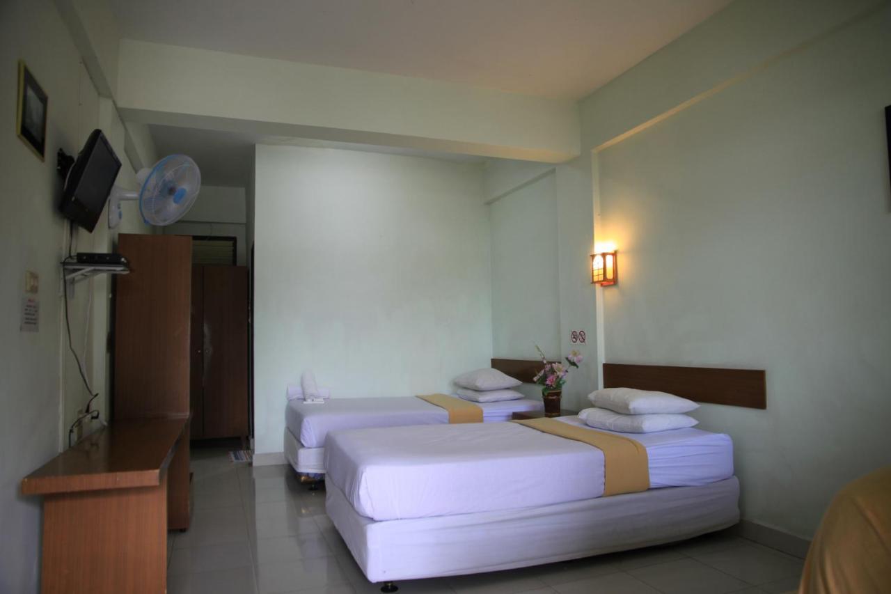 Pandu Lakeside Hotel Parapat Exterior foto