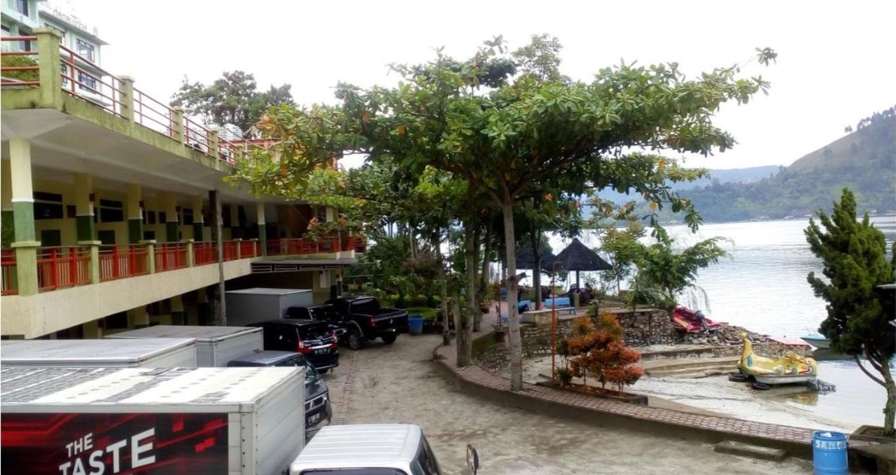 Pandu Lakeside Hotel Parapat Exterior foto