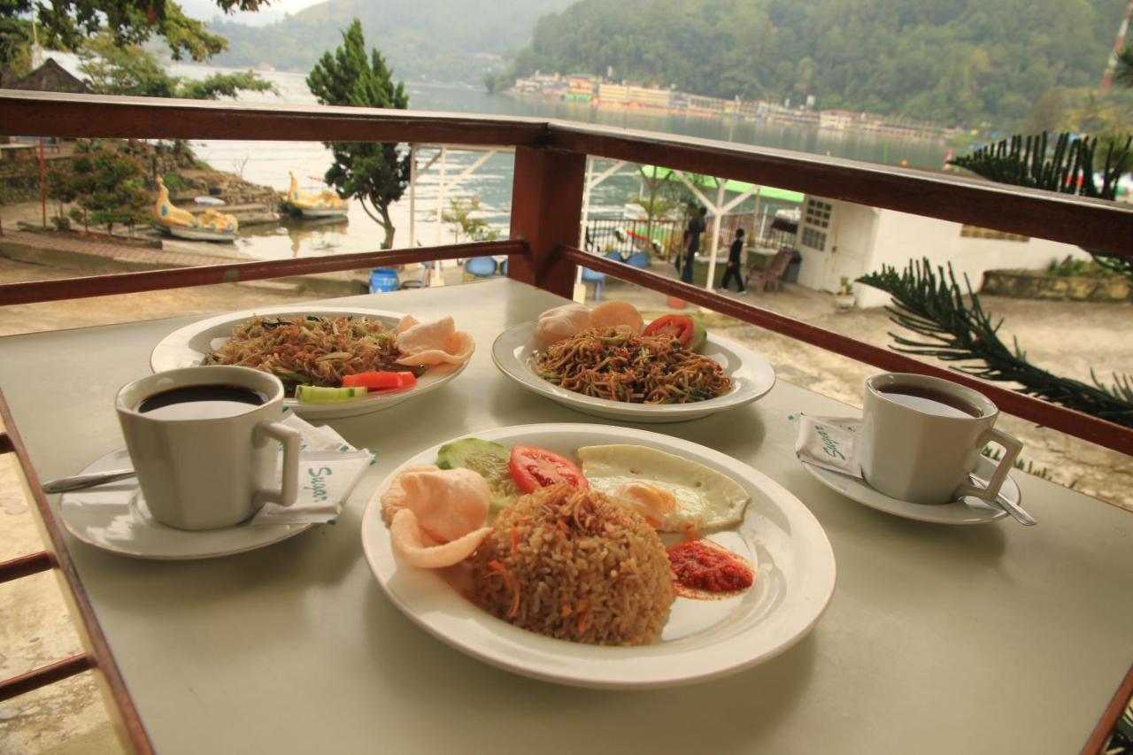 Pandu Lakeside Hotel Parapat Exterior foto
